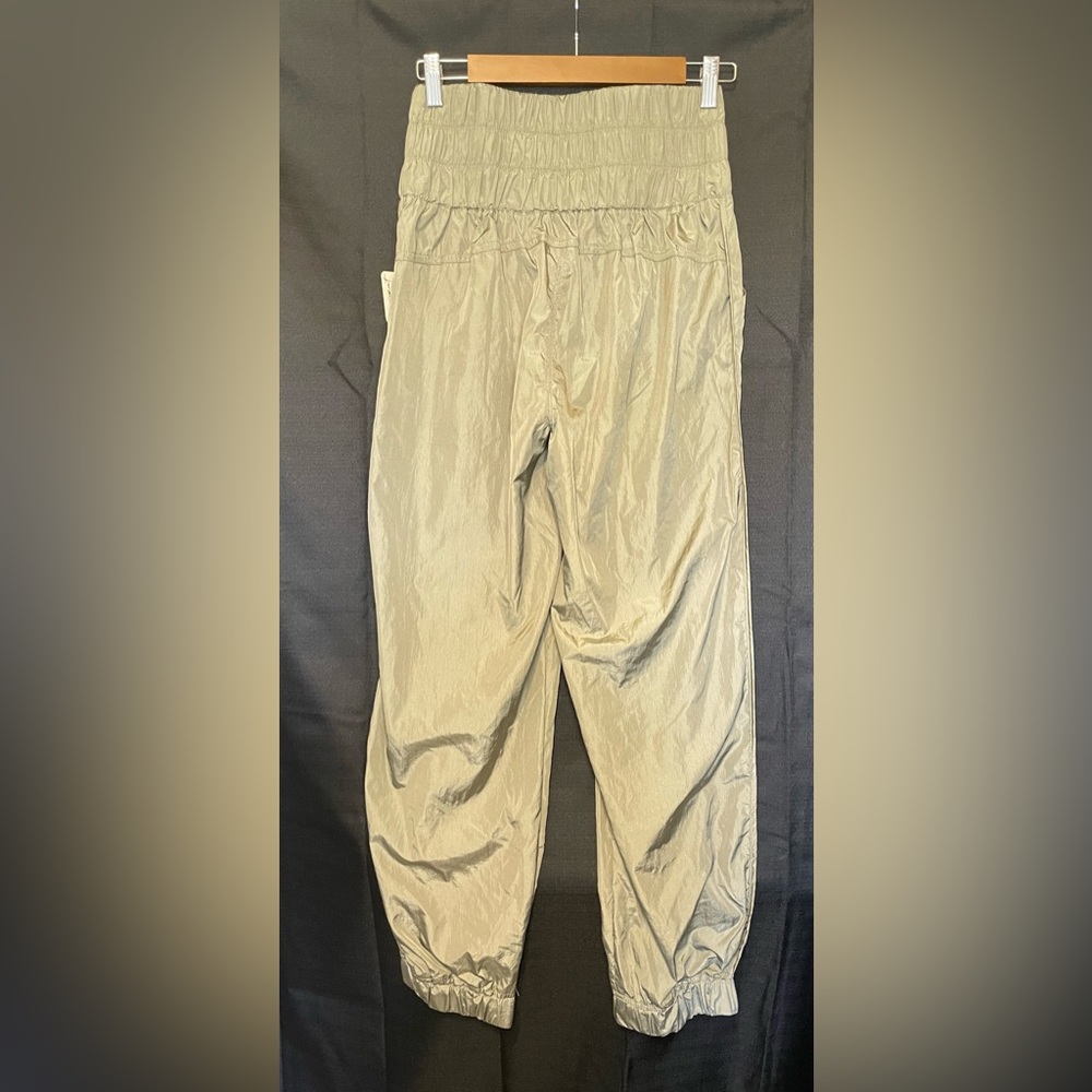 NWT Free People Movement The Way Home Smocked Joggers - Army - Size Small - Picture 12 of 16